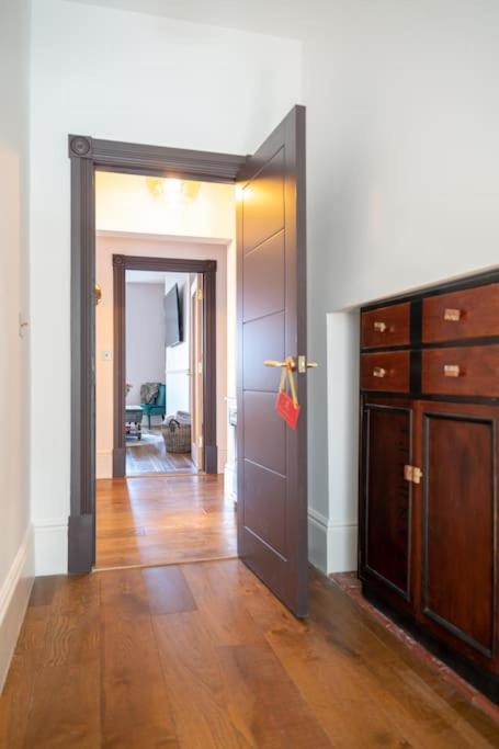 Stylish Beachfront Bolthole With Stunning Sea Views And Luxury Touches Herne Bay Exterior photo