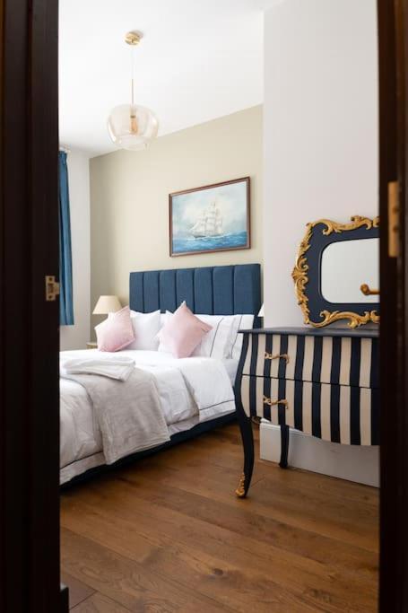 Stylish Beachfront Bolthole With Stunning Sea Views And Luxury Touches Herne Bay Exterior photo