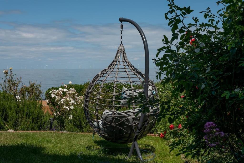 Stylish Beachfront Bolthole With Stunning Sea Views And Luxury Touches Herne Bay Exterior photo